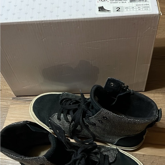 UGG High top Sneakers - Picture 5 of 5